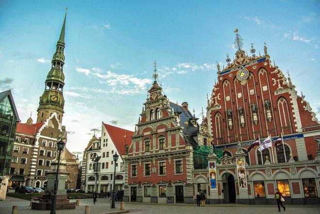 Sail Estonia - street scene in Riga ©  SW